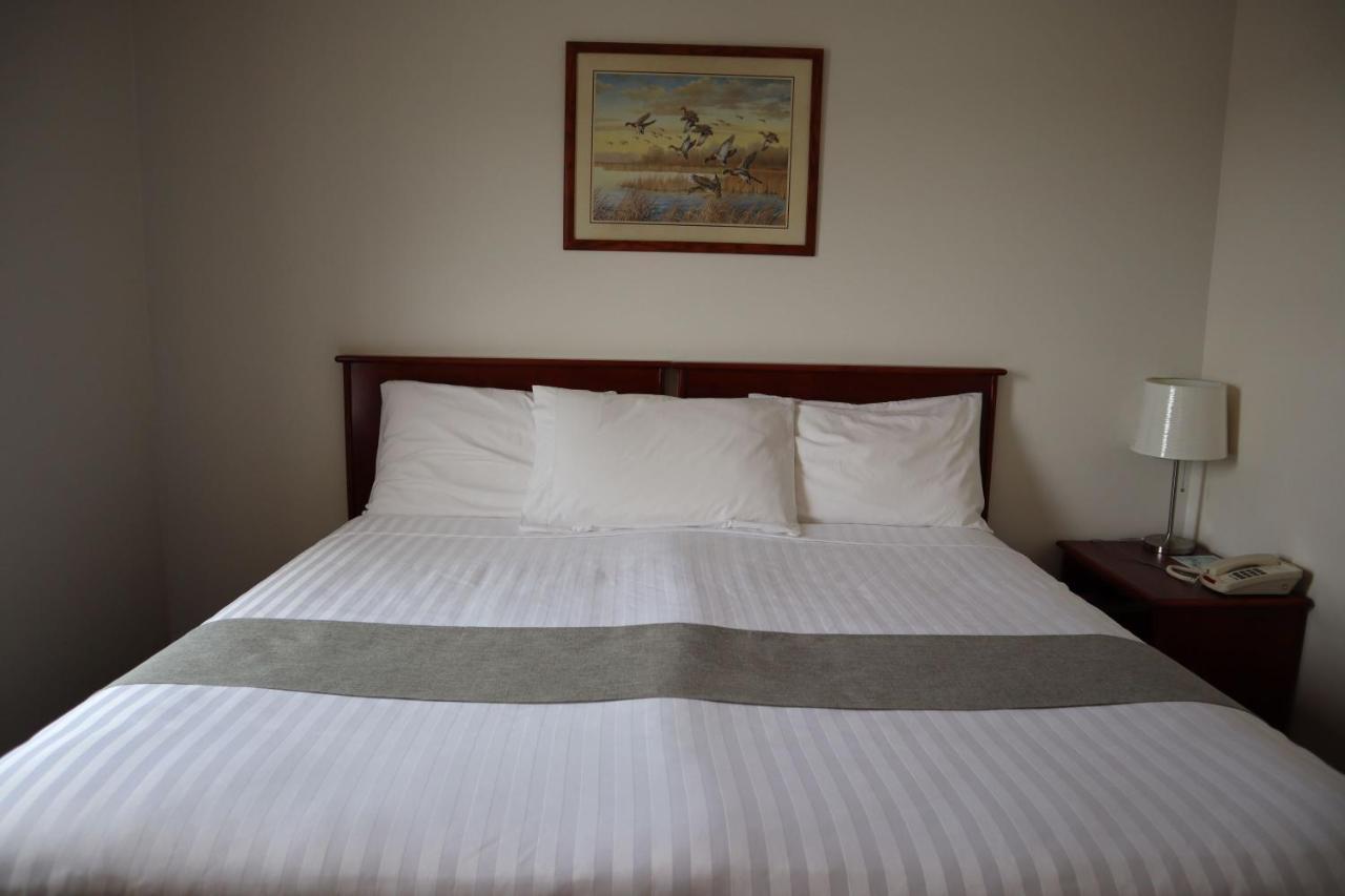 Destination Family Hotel Уайтхорс Екстериор снимка