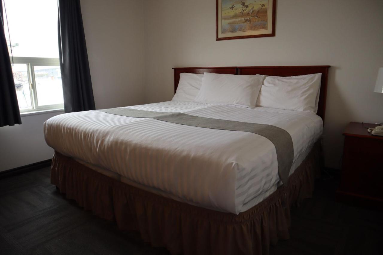 Destination Family Hotel Уайтхорс Екстериор снимка