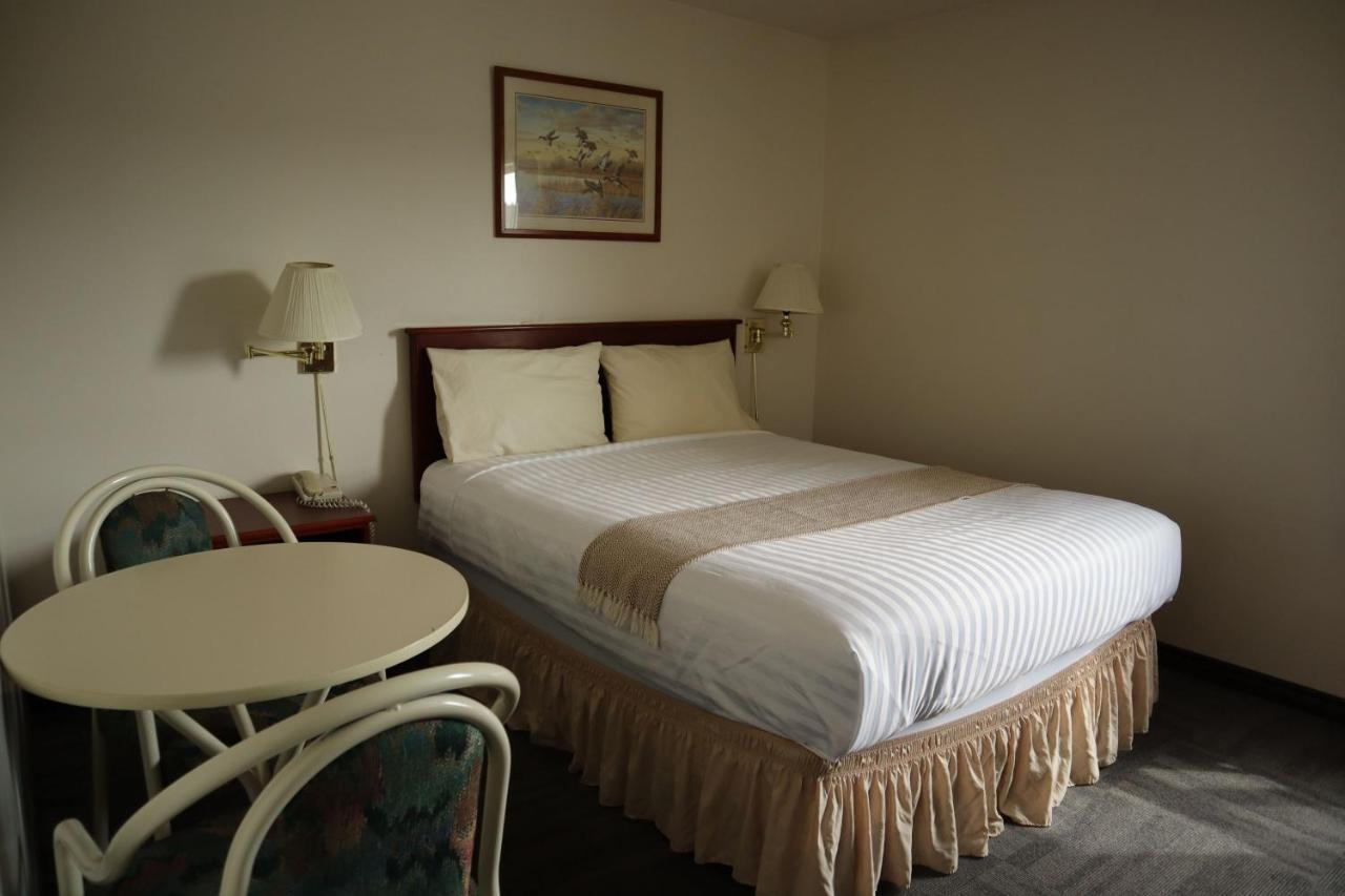 Destination Family Hotel Уайтхорс Екстериор снимка