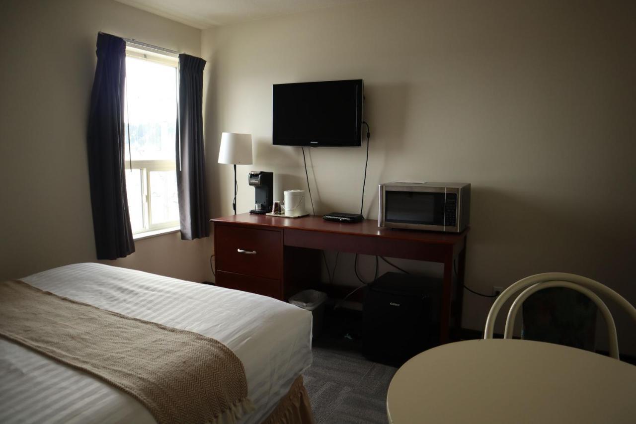 Destination Family Hotel Уайтхорс Екстериор снимка