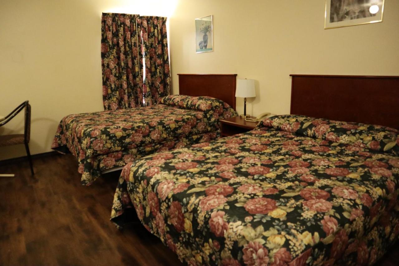 Destination Family Hotel Уайтхорс Екстериор снимка