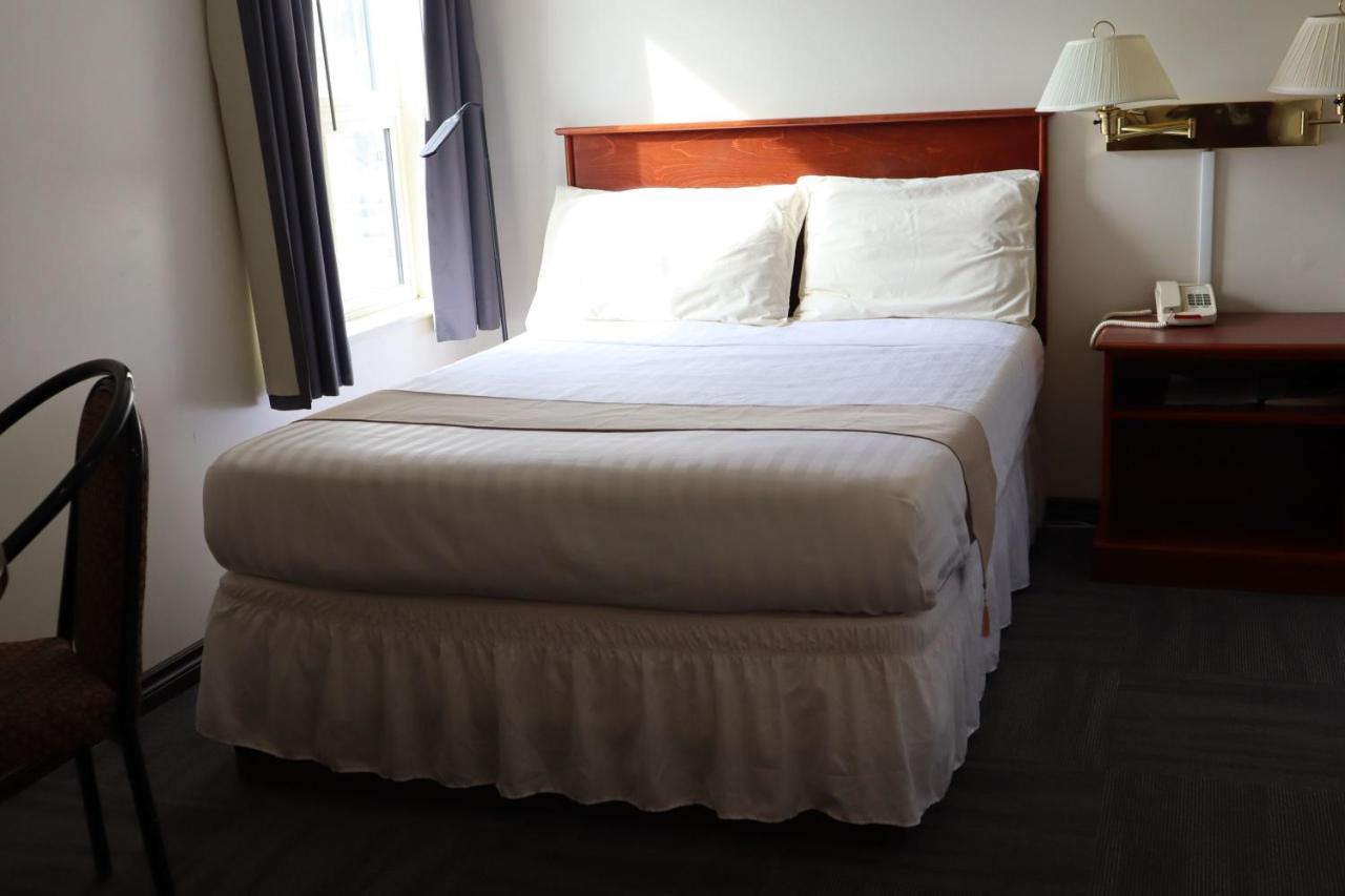 Destination Family Hotel Уайтхорс Екстериор снимка
